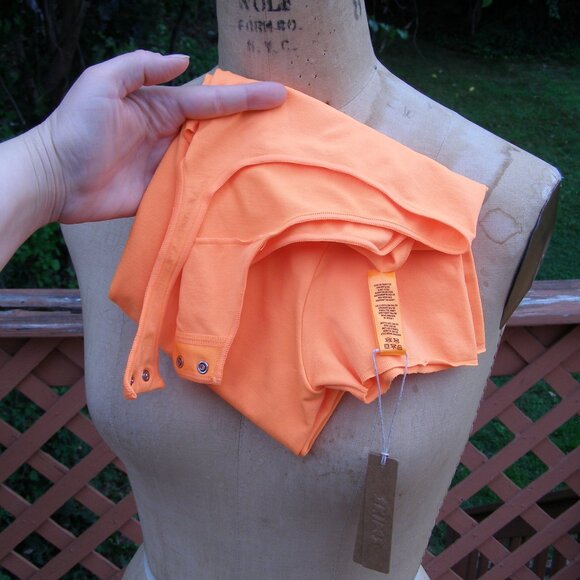 NWT size L SKIMS Essential T-Shirt Bodysuit Orange Highlighter - Picture 7 of 13